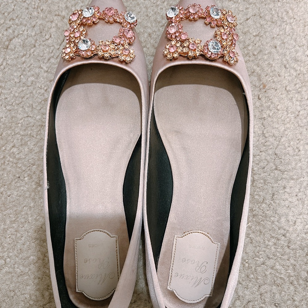 Elegant Pink Ballet Flats with Crystal Embellishments